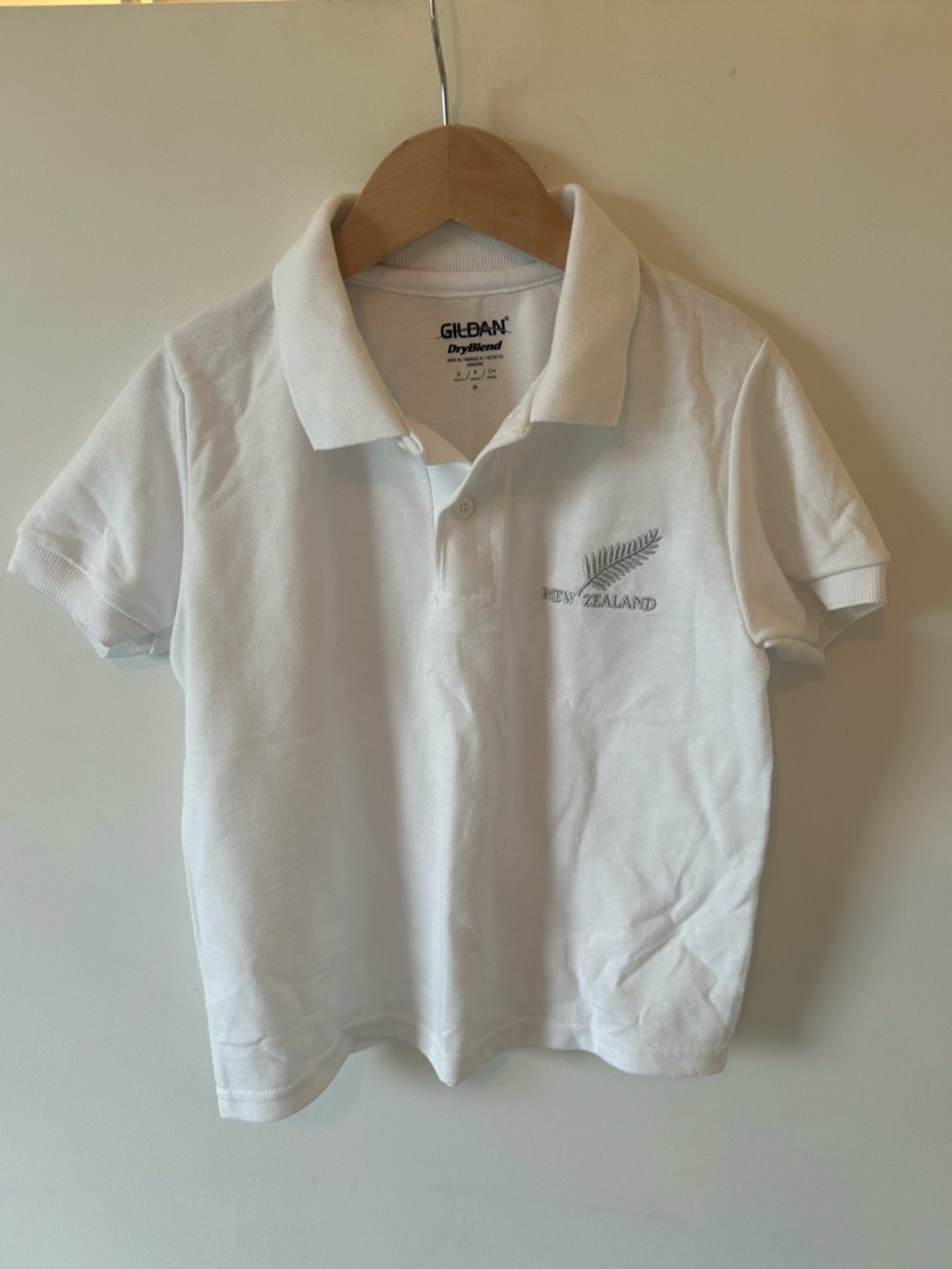 Gildan White Kids Polo with Embroidered Fern